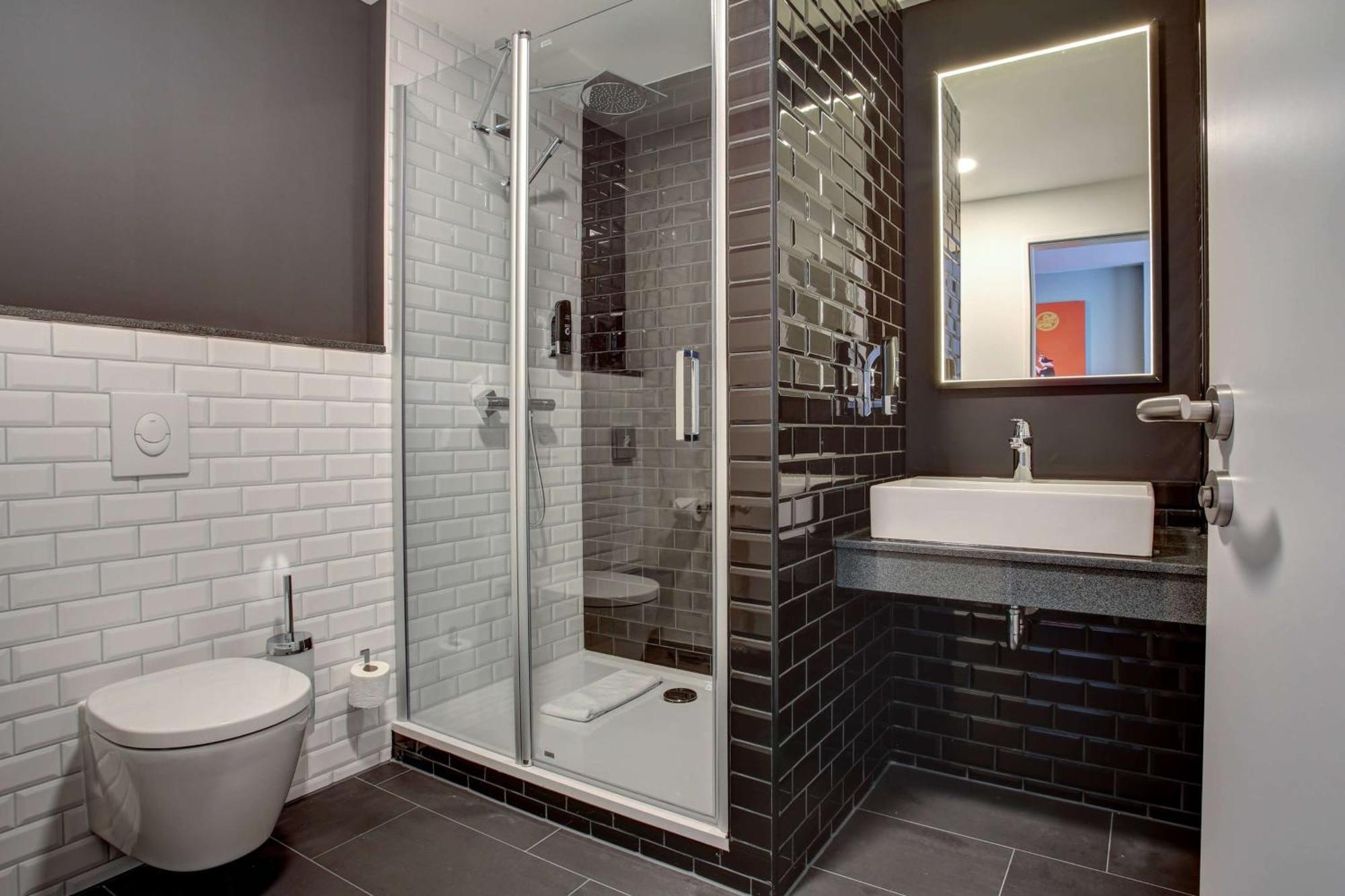 Vienna House Easy By Wyndham Dortmund City Ngoại thất bức ảnh